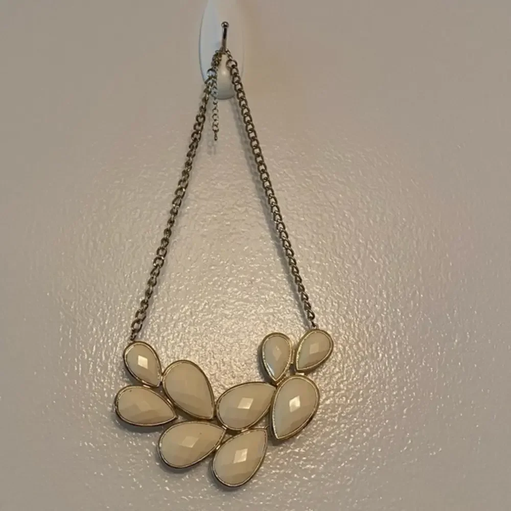 Bauble Necklace‎